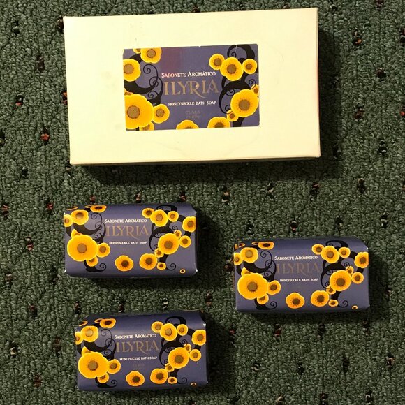 Claus Porto Ilyria Honeysuckle Soap – Deco Box of 3 - Picture 2 of 5